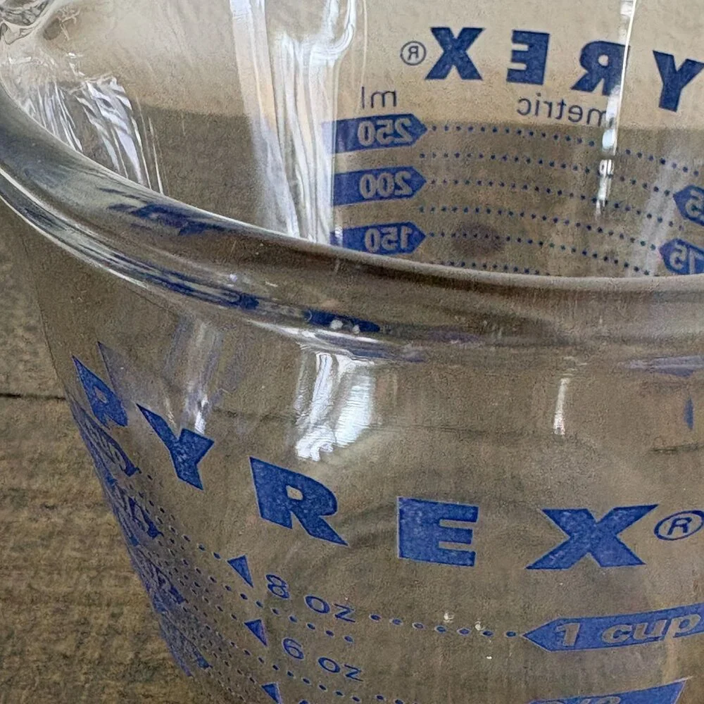 Pyrex Glass Measuring Cup Blue Lettering Handle 1 Cup 250ml Baking Vintage